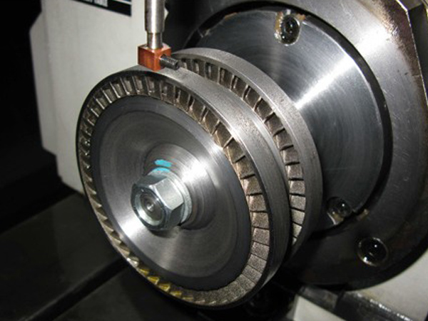 Effective Methods to Improve the Machining Finish of EDM Die Sinker Machines